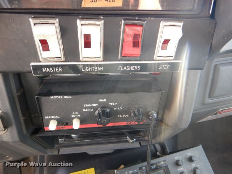 image for item MJ9971 1992 Ford F800  fire truck