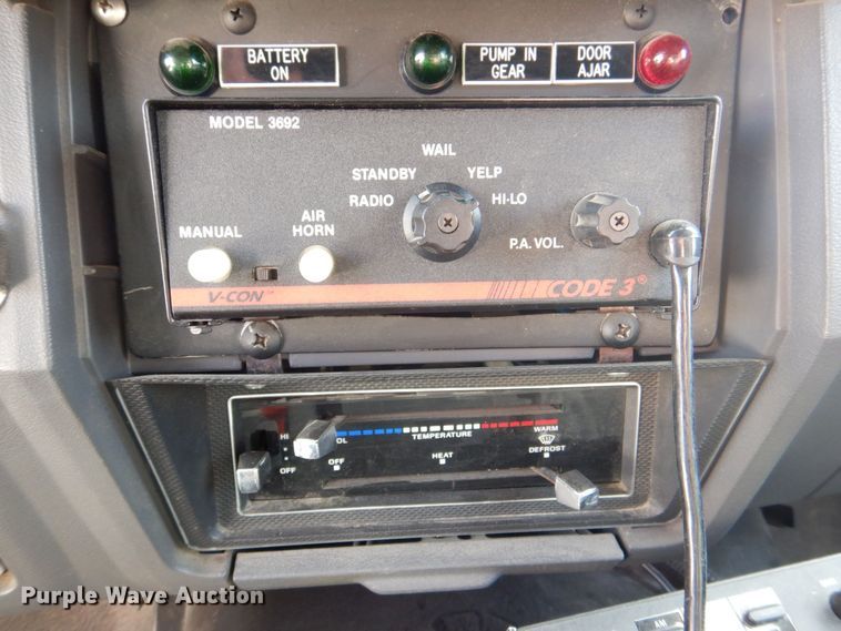 image for item MJ9971 1992 Ford F800  fire truck