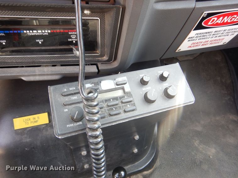 image for item MJ9971 1992 Ford F800  fire truck