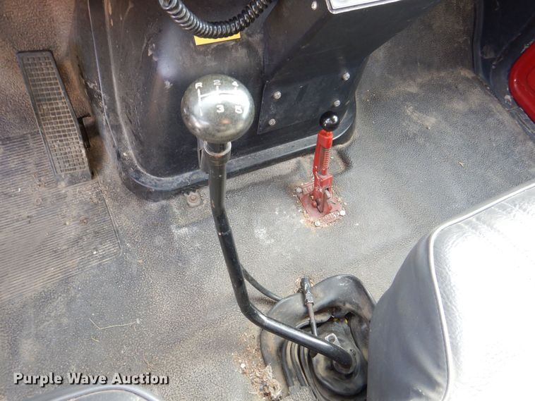 image for item MJ9971 1992 Ford F800  fire truck