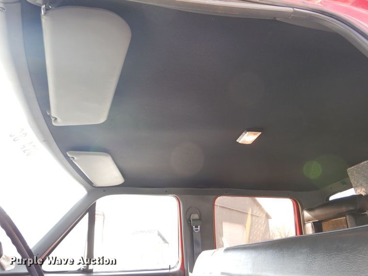 image for item MJ9971 1992 Ford F800  fire truck