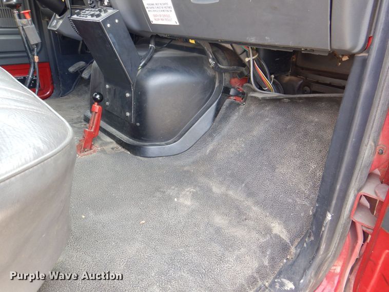 image for item MJ9971 1992 Ford F800  fire truck