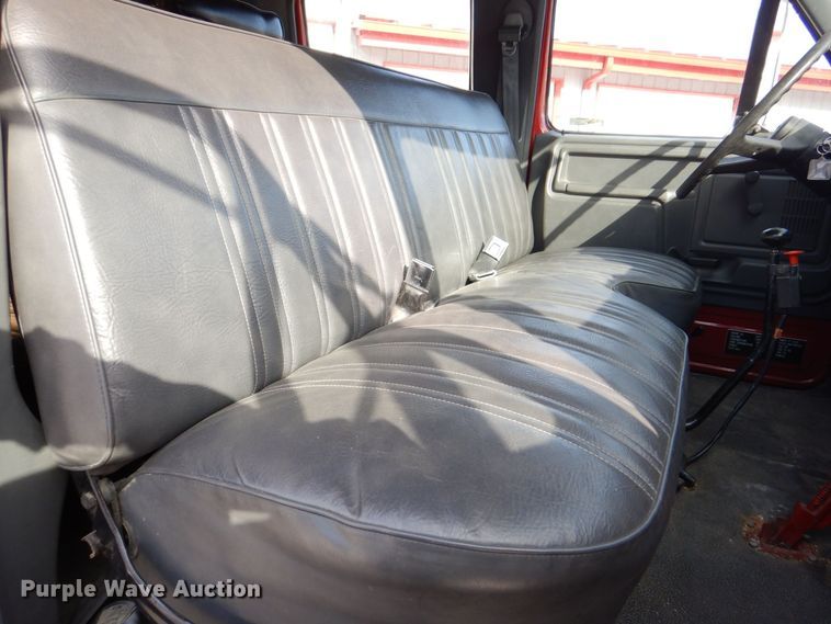 image for item MJ9971 1992 Ford F800  fire truck