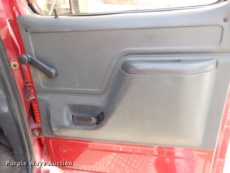 image for item MJ9971 1992 Ford F800  fire truck