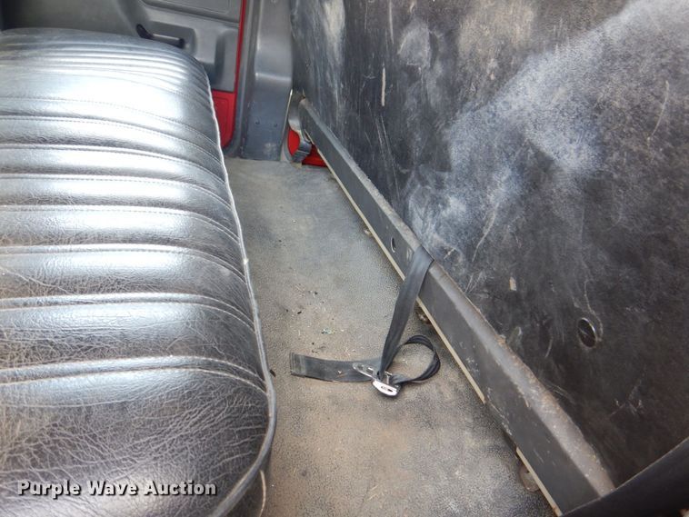 image for item MJ9971 1992 Ford F800  fire truck