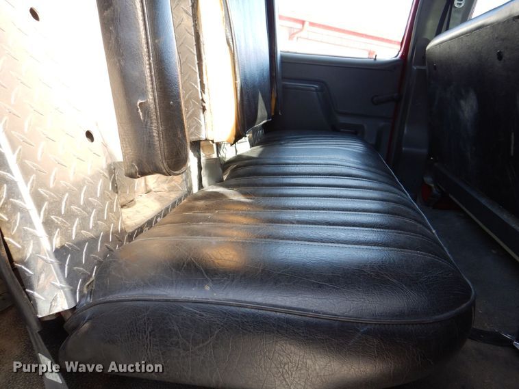 image for item MJ9971 1992 Ford F800  fire truck