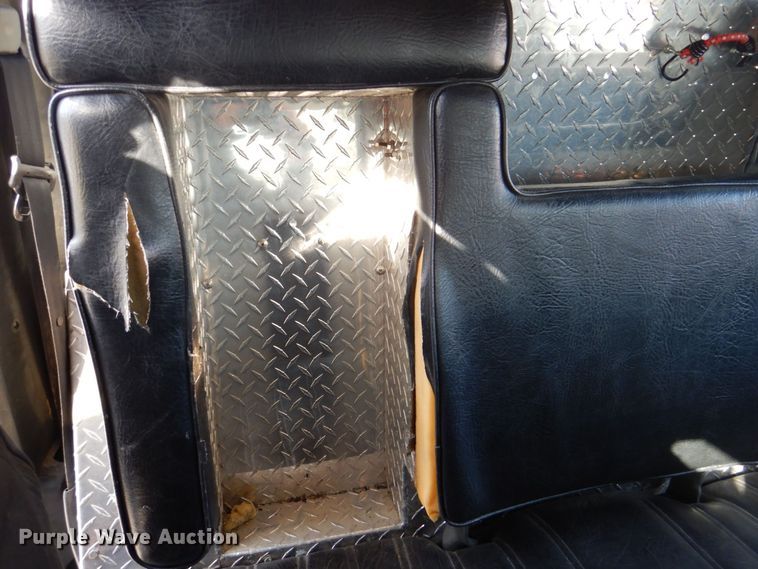 image for item MJ9971 1992 Ford F800  fire truck