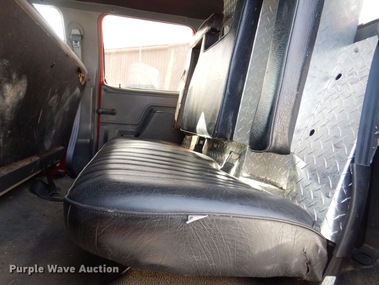 image for item MJ9971 1992 Ford F800  fire truck