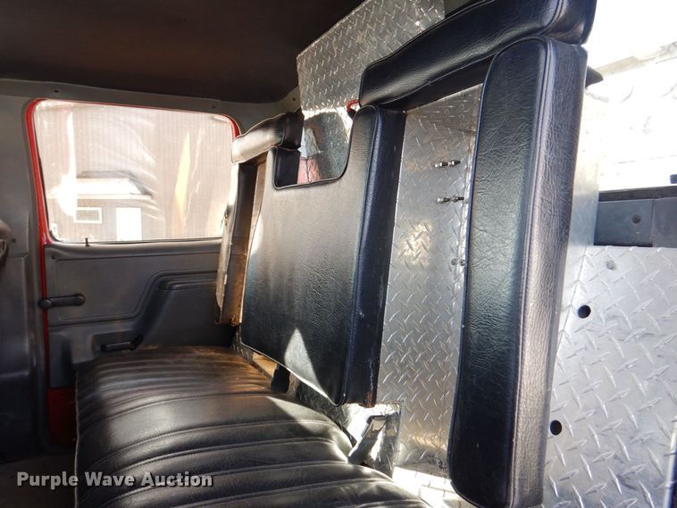 image for item MJ9971 1992 Ford F800  fire truck