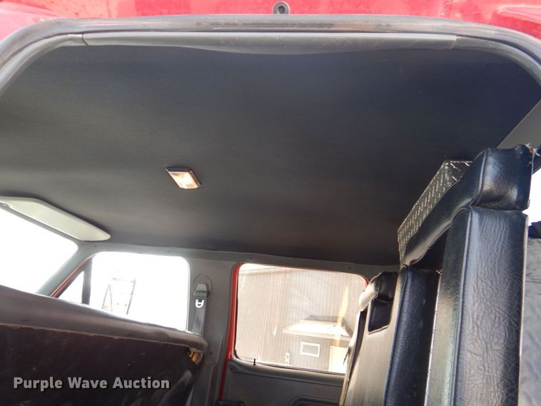 image for item MJ9971 1992 Ford F800  fire truck