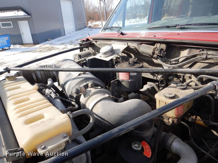 image for item MJ9971 1992 Ford F800  fire truck