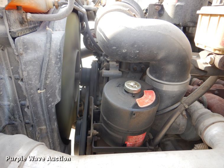 image for item MJ9971 1992 Ford F800  fire truck