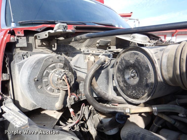 image for item MJ9971 1992 Ford F800  fire truck