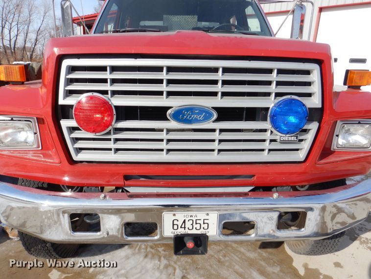 image for item MJ9971 1992 Ford F800  fire truck