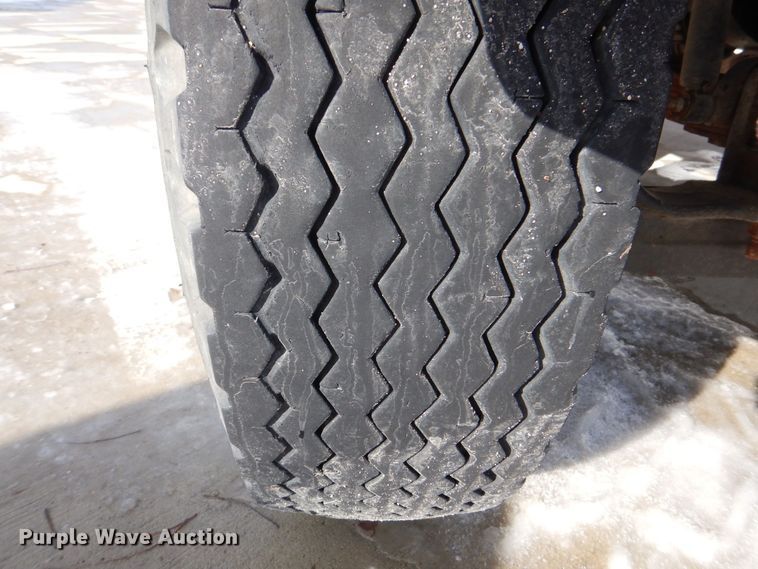 image for item MJ9971 1992 Ford F800  fire truck