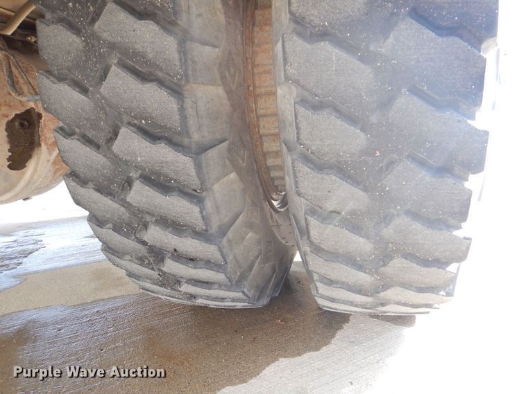 image for item MJ9971 1992 Ford F800  fire truck