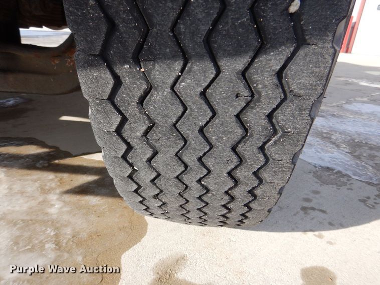 image for item MJ9971 1992 Ford F800  fire truck