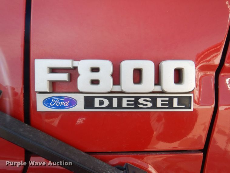 image for item MJ9971 1992 Ford F800  fire truck