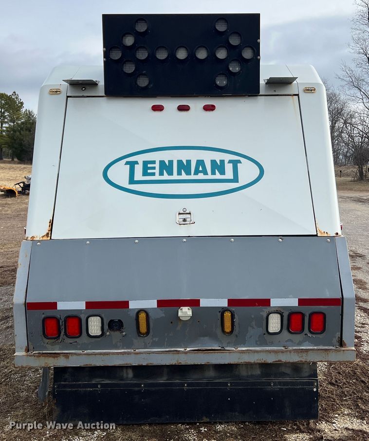 image for item MM9087 2005 GMC T7500  street sweeper truck