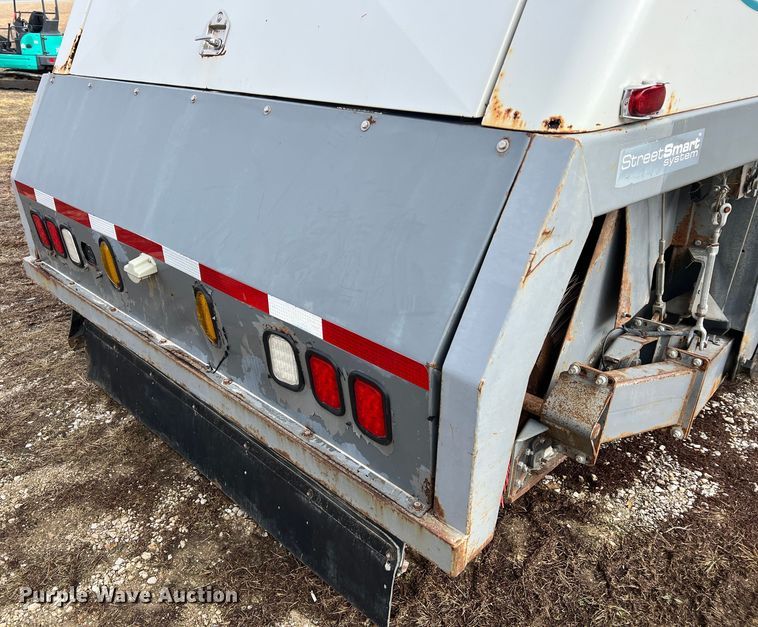 image for item MM9087 2005 GMC T7500  street sweeper truck