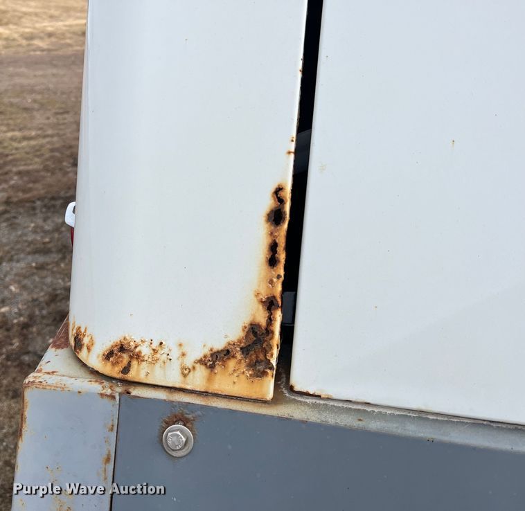 image for item MM9087 2005 GMC T7500  street sweeper truck