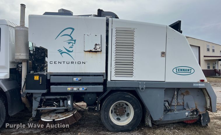 image for item MM9087 2005 GMC T7500  street sweeper truck