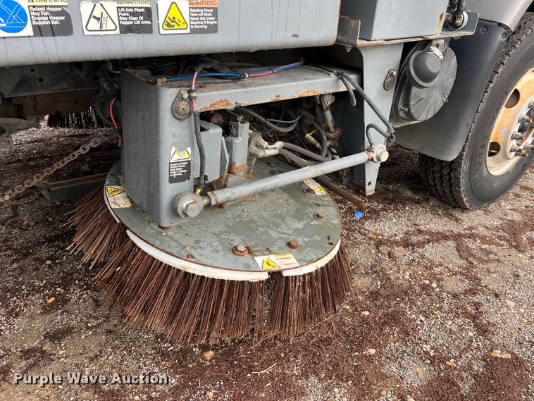 image for item MM9087 2005 GMC T7500  street sweeper truck