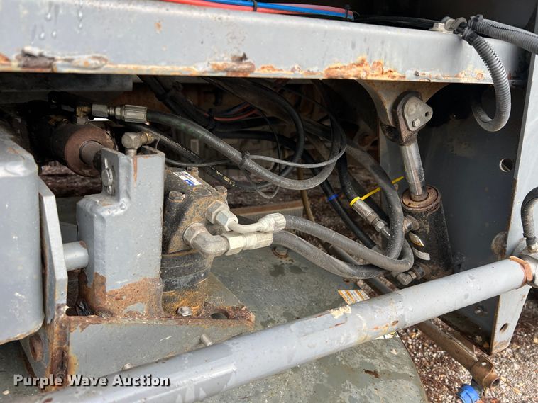 image for item MM9087 2005 GMC T7500  street sweeper truck