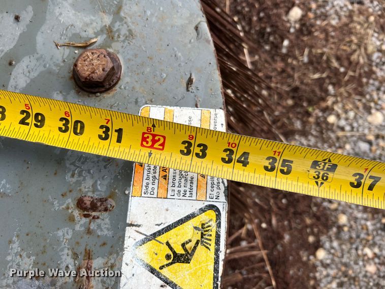 image for item MM9087 2005 GMC T7500  street sweeper truck