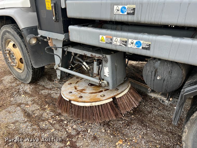 image for item MM9087 2005 GMC T7500  street sweeper truck