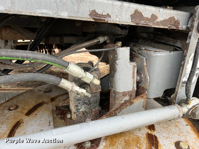 image for item MM9087 2005 GMC T7500  street sweeper truck