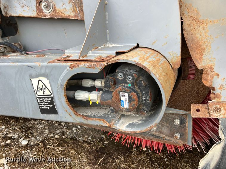 image for item MM9087 2005 GMC T7500  street sweeper truck