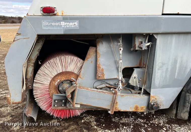 image for item MM9087 2005 GMC T7500  street sweeper truck