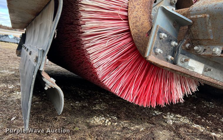 image for item MM9087 2005 GMC T7500  street sweeper truck