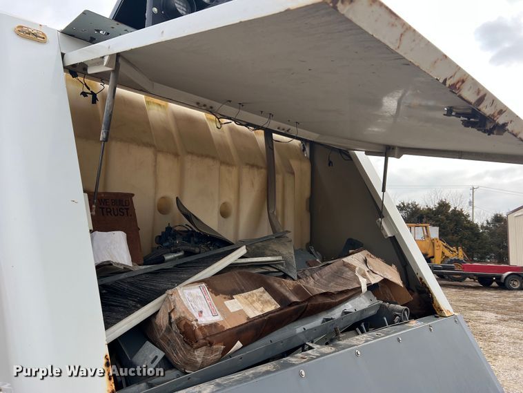 image for item MM9087 2005 GMC T7500  street sweeper truck