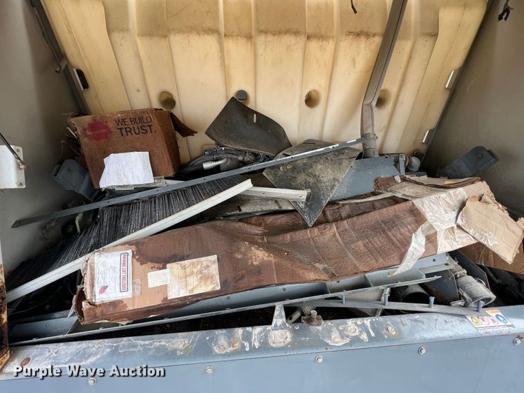 image for item MM9087 2005 GMC T7500  street sweeper truck