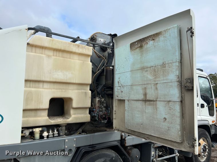 image for item MM9087 2005 GMC T7500  street sweeper truck