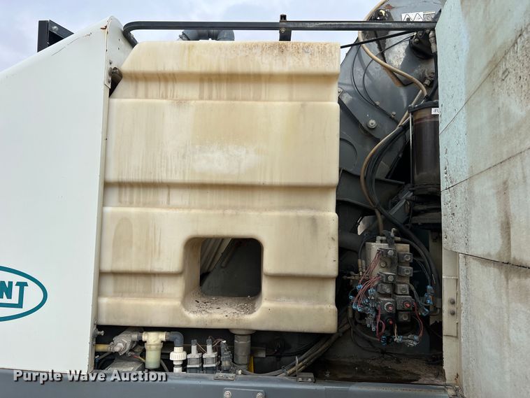 image for item MM9087 2005 GMC T7500  street sweeper truck