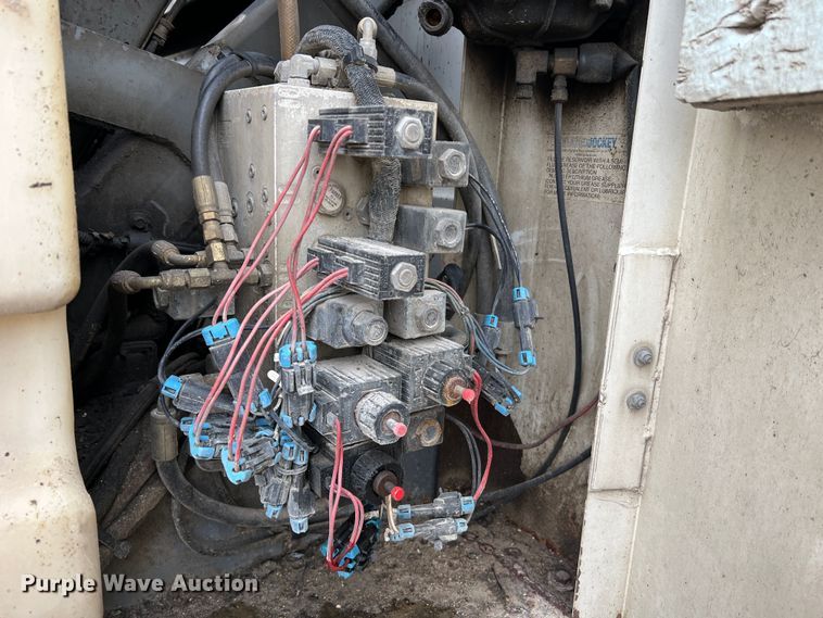 image for item MM9087 2005 GMC T7500  street sweeper truck