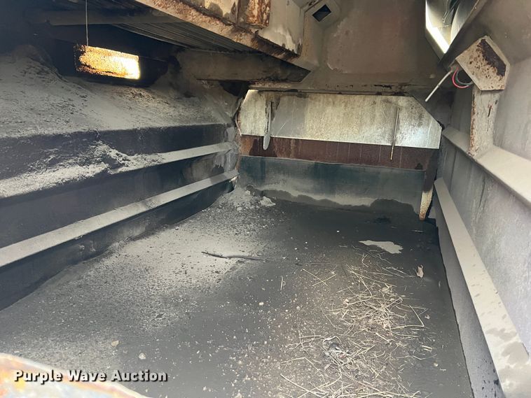 image for item MM9087 2005 GMC T7500  street sweeper truck