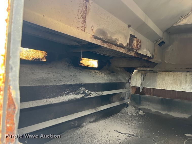 image for item MM9087 2005 GMC T7500  street sweeper truck