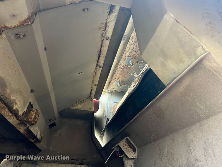 image for item MM9087 2005 GMC T7500  street sweeper truck