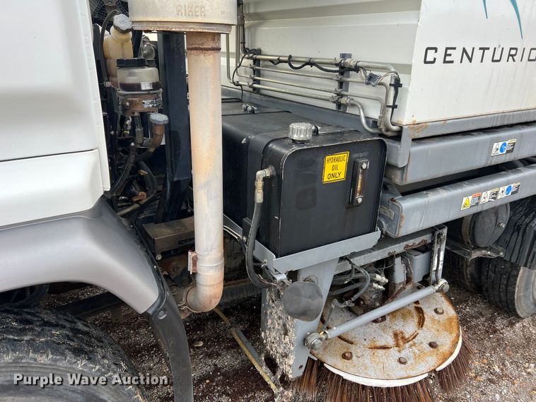 image for item MM9087 2005 GMC T7500  street sweeper truck