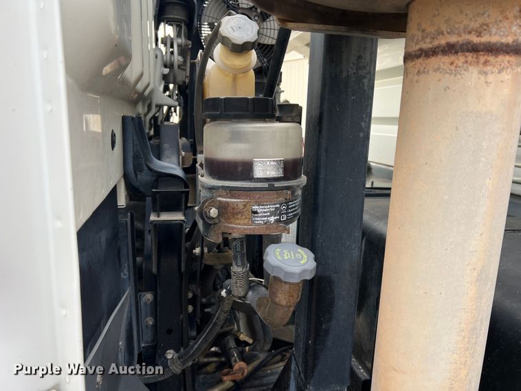 image for item MM9087 2005 GMC T7500  street sweeper truck