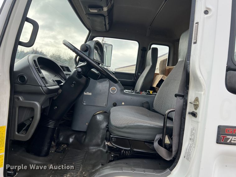 image for item MM9087 2005 GMC T7500  street sweeper truck