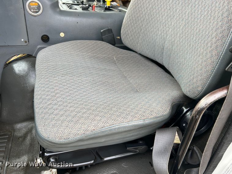 image for item MM9087 2005 GMC T7500  street sweeper truck