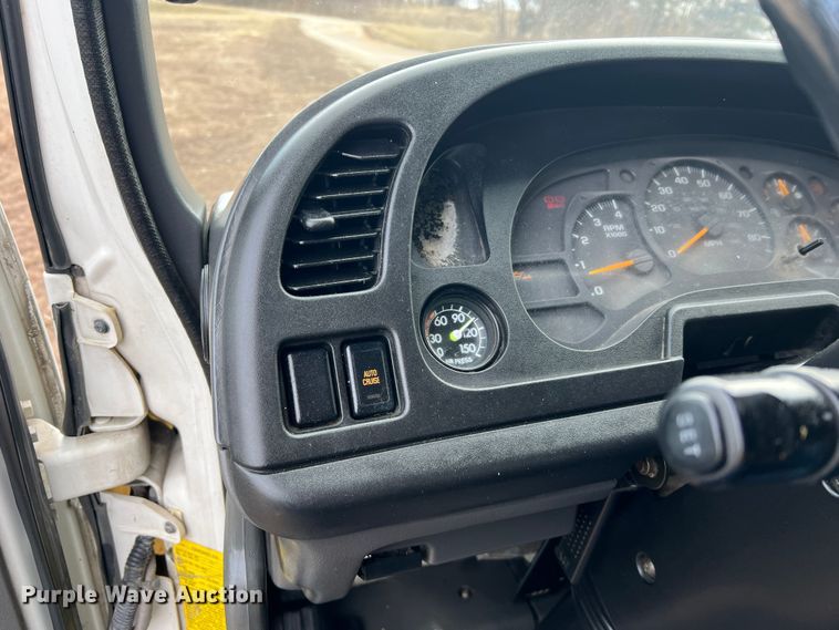 image for item MM9087 2005 GMC T7500  street sweeper truck