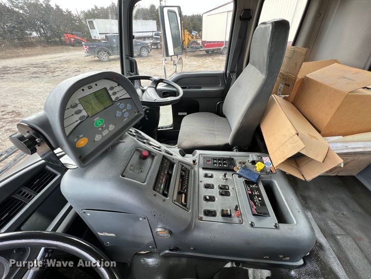 image for item MM9087 2005 GMC T7500  street sweeper truck