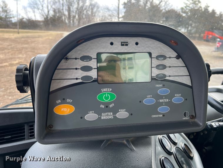 image for item MM9087 2005 GMC T7500  street sweeper truck