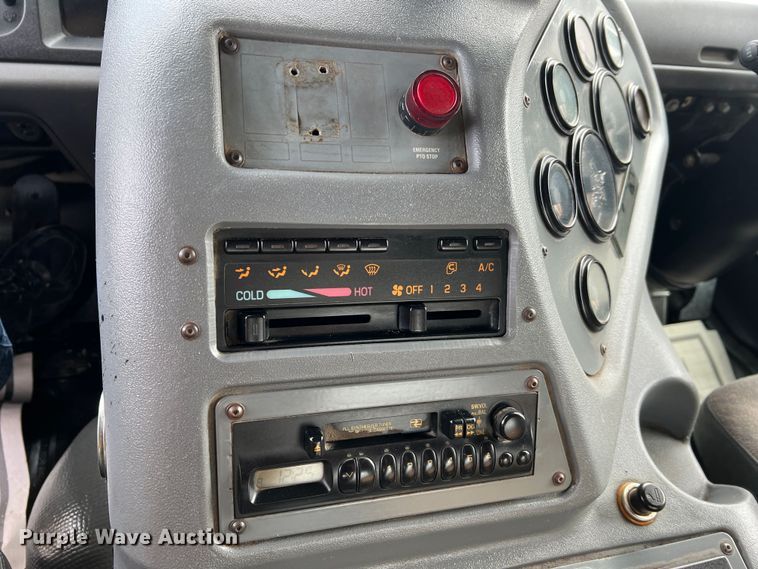 image for item MM9087 2005 GMC T7500  street sweeper truck